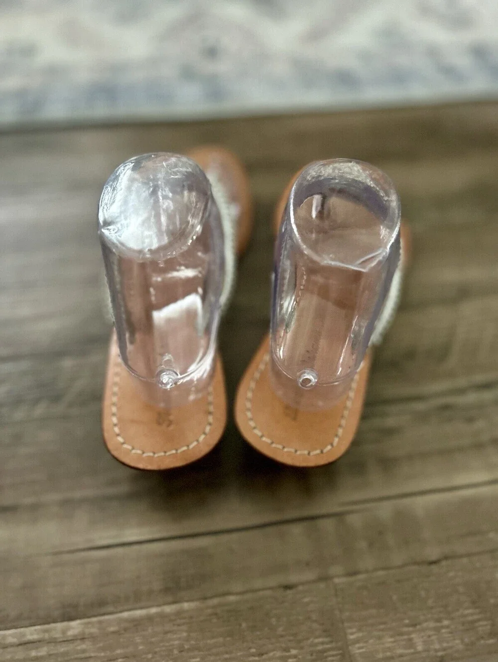 Tommy Bahama Rhinestone Sandals Women’s Size 10 Slight Heel